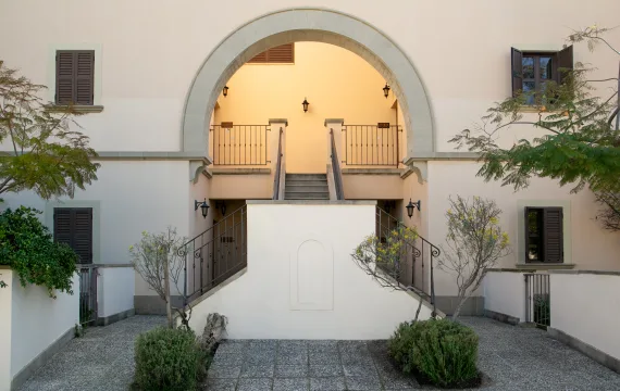 09