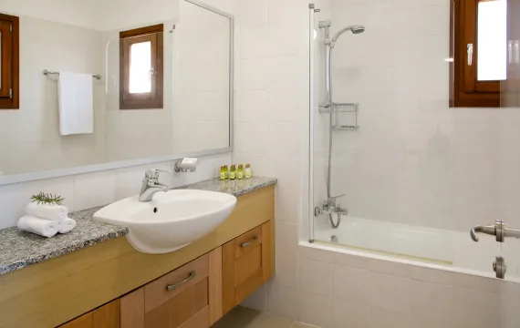 L1736122