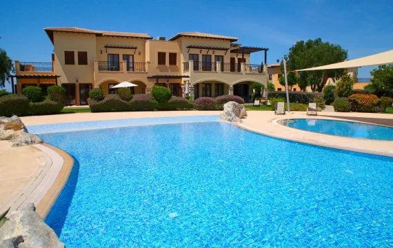 CA12 Communal Pool