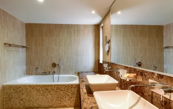 13 AHR02 mtime20231205110737