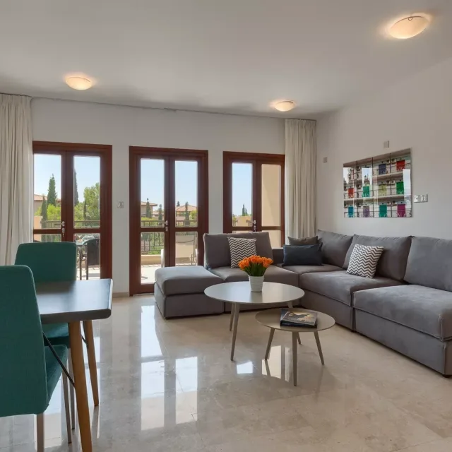 Premium Apartments With Shared Pool, Aphrodite Hills Resort